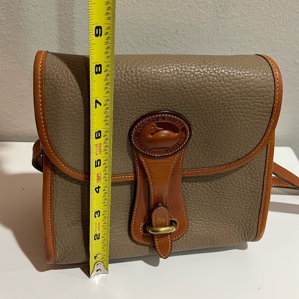 Dooney and Bourke Essex Tan And Brown‎ Leather Shoulder Bag Crossbody Classic - Picture 15 of 16